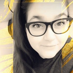 Meet your Posher, Rebecca